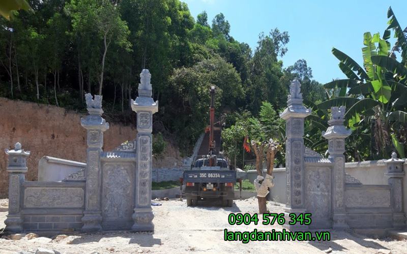 Cổng đá khu lăng mộ đẹp được lắp đặt với khu lăng mộ tại đà nẵng -08