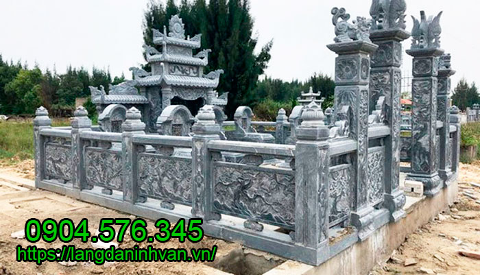 Khu nhà mồ bằng đá ở Bến Tre