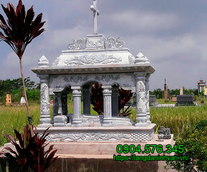 Lăng mộ đá công giáo