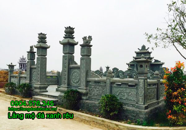 Lăng mộ đá xanh rêu