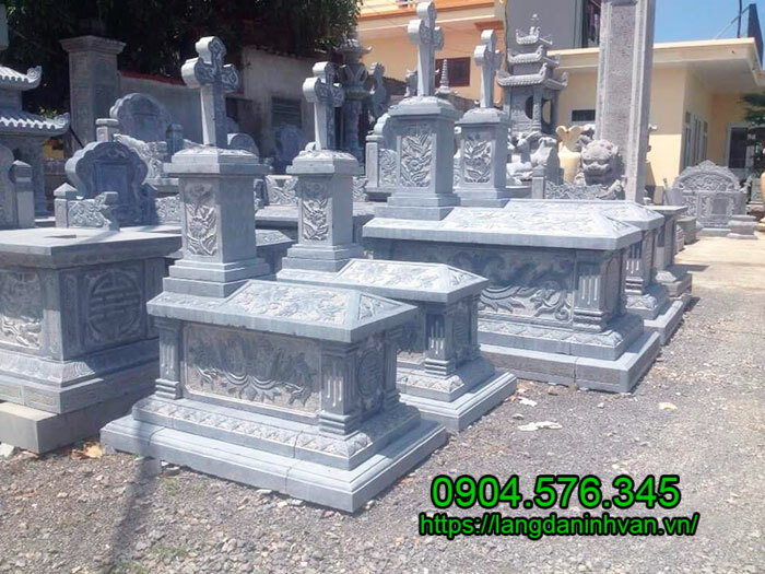 Mẫu mộ đá công giáo