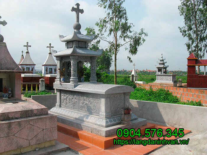 Mộ công giáo bằng đá xanh