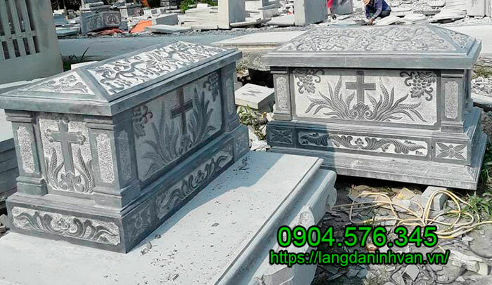 Mộ công giáo bằng đá