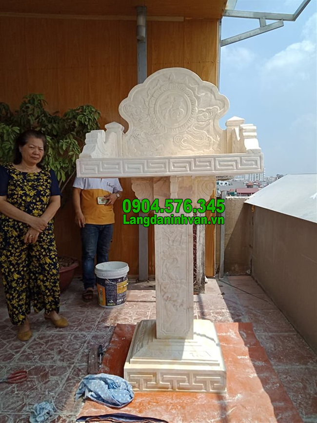 Cây hương thờ mẫu cửu không có mái che