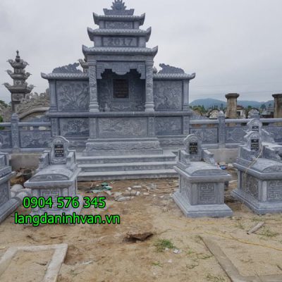 Khu lăng mộ đá đẹp nhất được lắp tại Hà Tĩnh