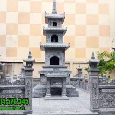 mộ hình tháp phật giáo bằng đá tại Quảng Bình