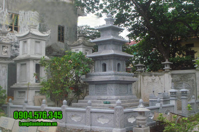 mộ tháp đá tại Huế