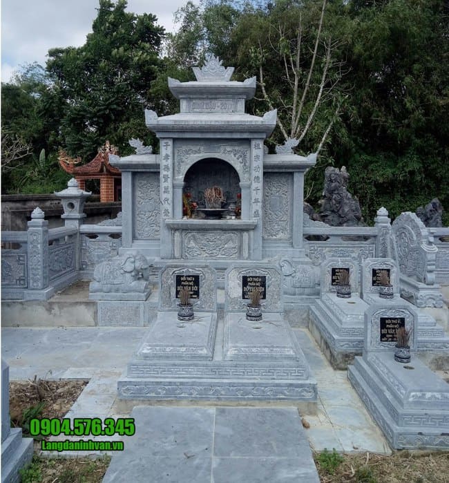 khu lăng mộ đá tại Quảng Bình