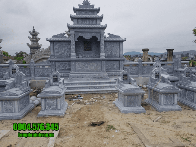 lăng mộ bằng đá tại Quảng Trị