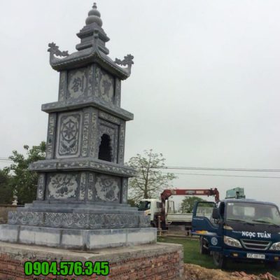 Mộ hình tháp phật giáo bằng đá tại Quảng Nam