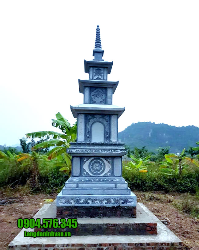 mẫu mộ đá hình tháp tại Ninh Thuận