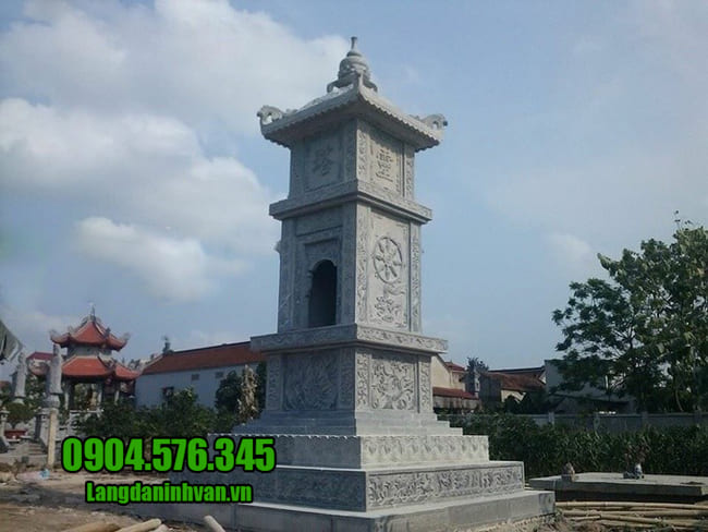 mẫu mộ đá hình tháp tại Bình Phước