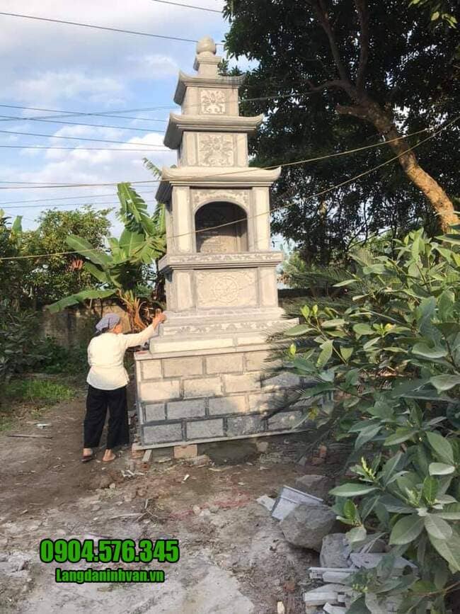 mộ đá hình tháp tại Bình Phước