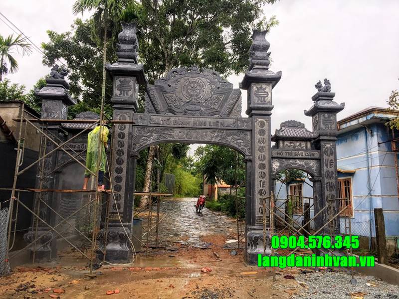 Lắp đặt cổng chùa bằng đá tại Quảng Bình