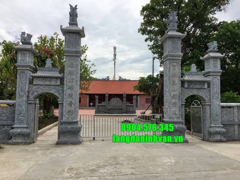 Mẫu cổng tam quan đá được lắp đặt tại đền chùa