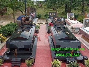 mộ đá hoa cương Công giáo