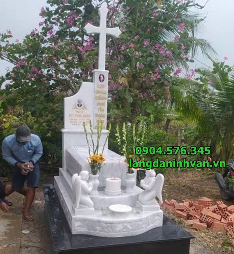 Mẫu mộ công giáo bằng đá trắng tự nhiên