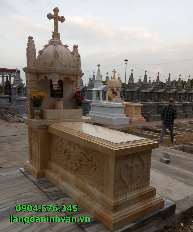 Mẫu mộ công giáo bằng đá vàng tự nhiên